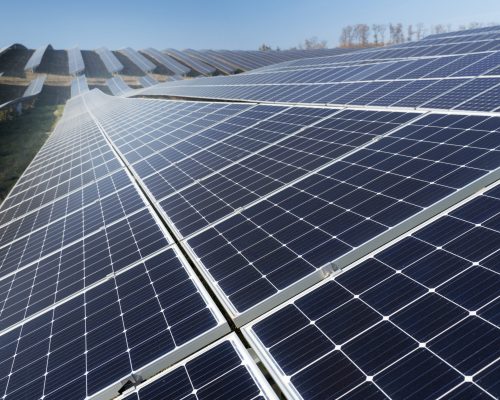 beautiful-alternative-energy-plant-with-solar-panels